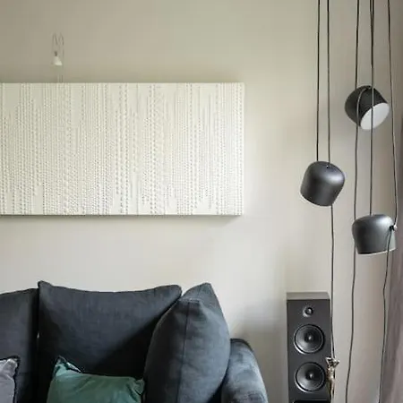House A/c Arc De Triomphe - 2 Bdr Apartment