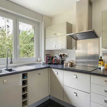 Apartment House A/c Arc De Triomphe - 2 Bdr *